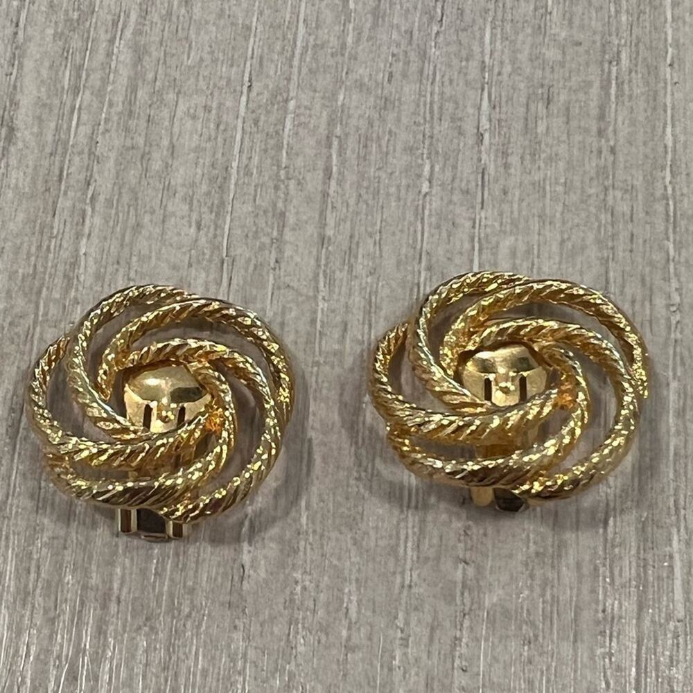 Vintage Shiny Gold Plated Love Knot Twisted Clip Earrings // 80s Gold Plated